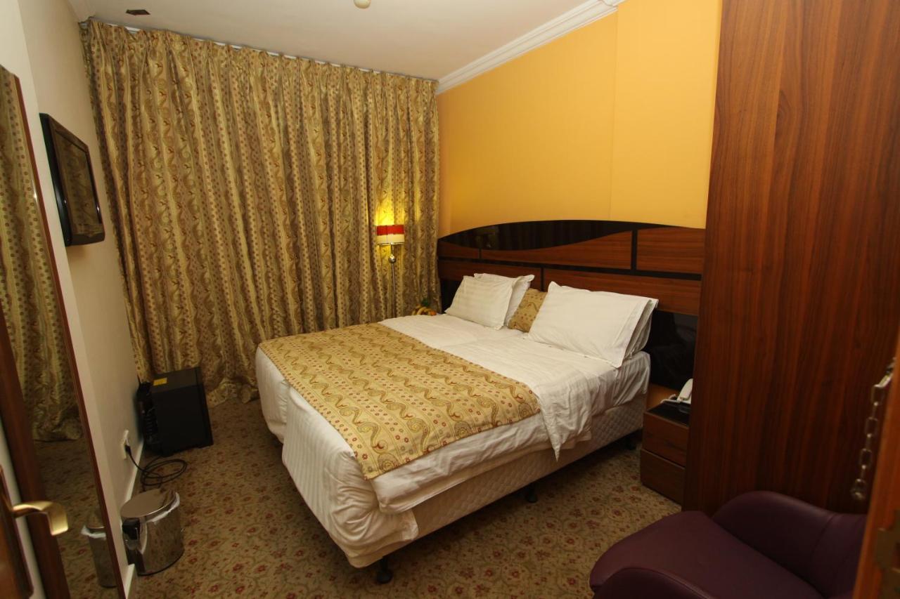 Al Saraya Ajyad Hotel La La Mecca Esterno foto